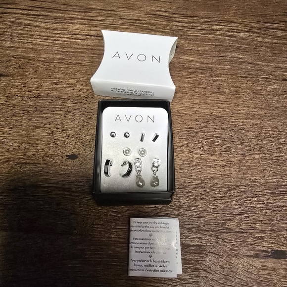 New Avon silvertone earrings 5 pairs, box and care instructions included - Picture 2 of 8